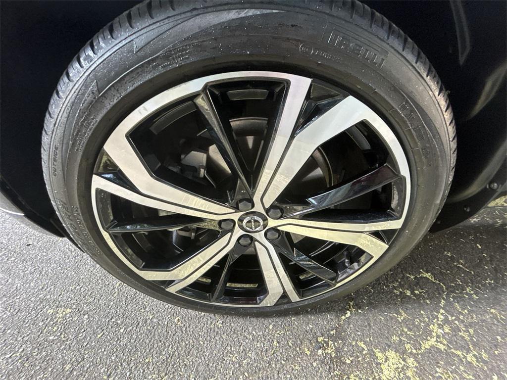 used 2022 Volvo XC60 car, priced at $42,995