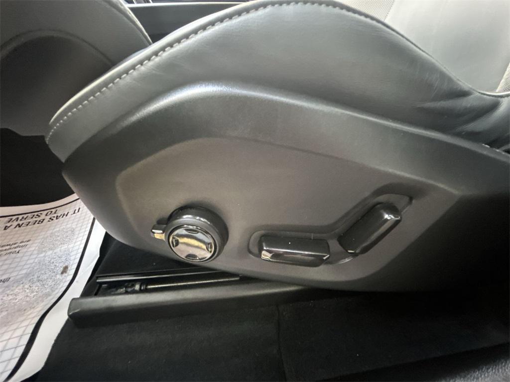 used 2022 Volvo XC60 car, priced at $42,995