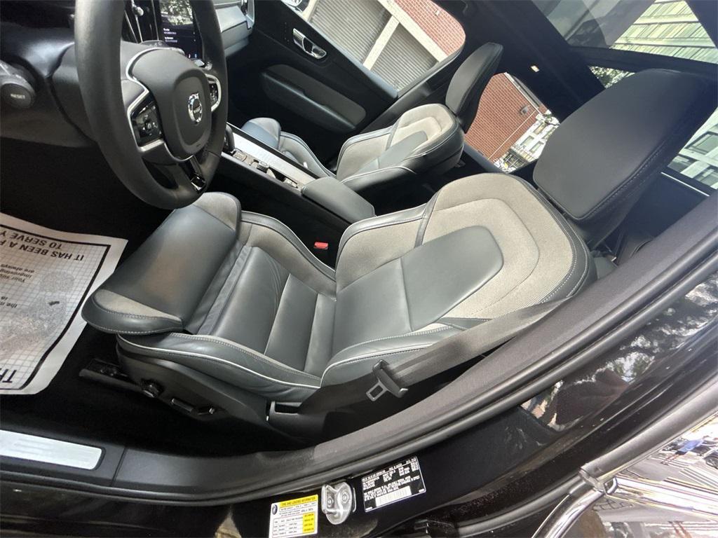 used 2022 Volvo XC60 car, priced at $42,995