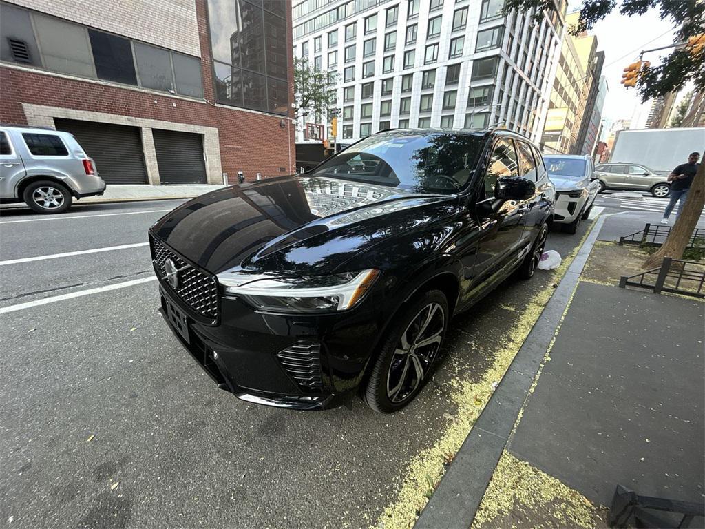 used 2022 Volvo XC60 car, priced at $42,995