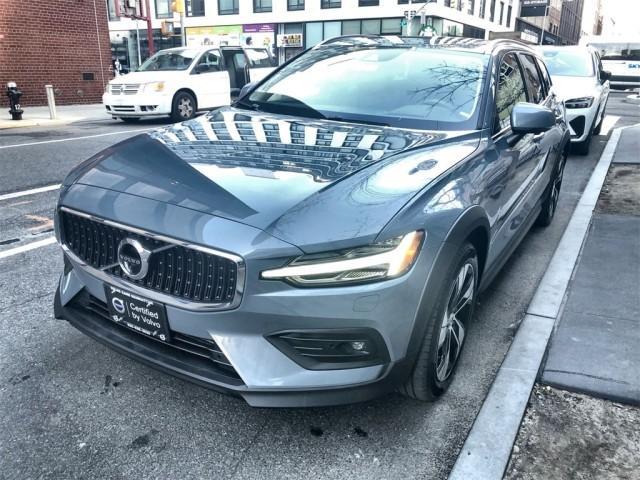 used 2022 Volvo V60 Cross Country car, priced at $39,998