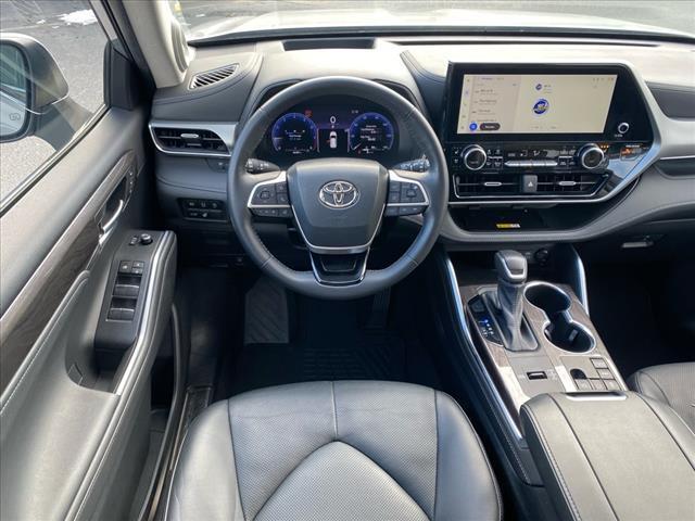 used 2023 Toyota Highlander car, priced at $47,950