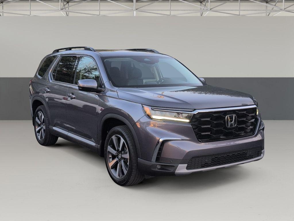 used 2025 Honda Pilot car, priced at $41,928