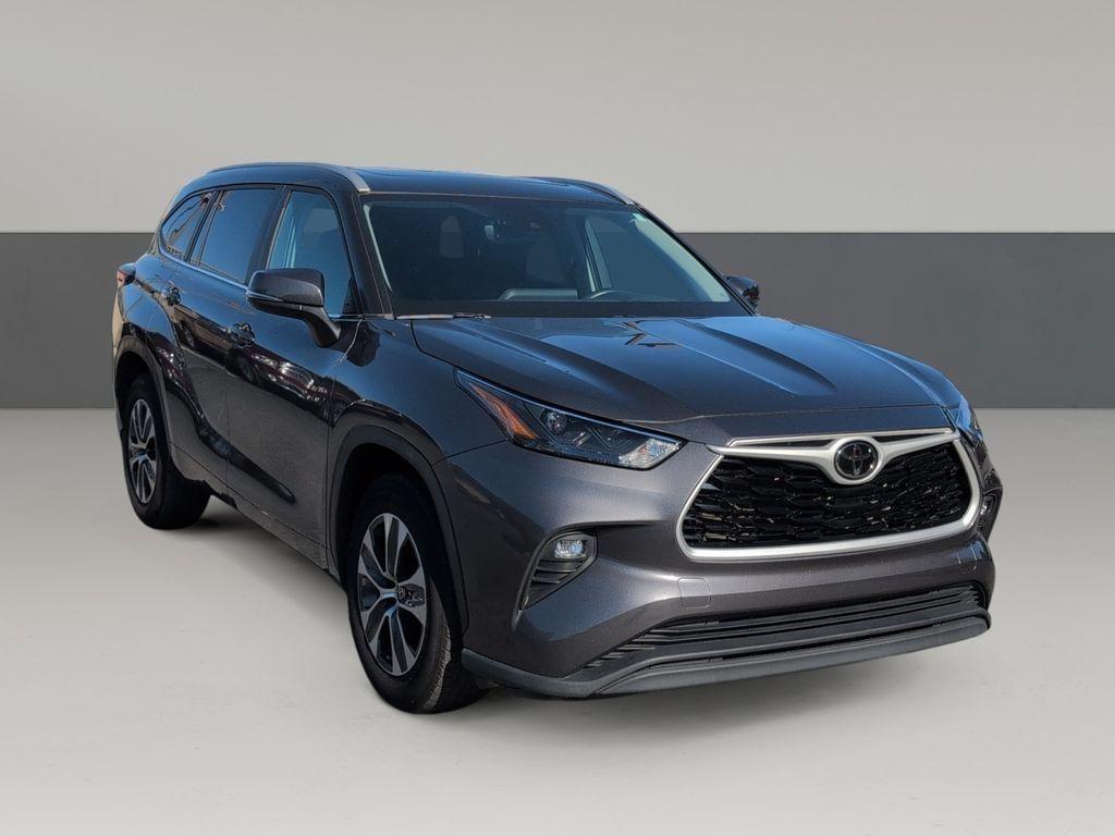 used 2024 Toyota Highlander car, priced at $38,896