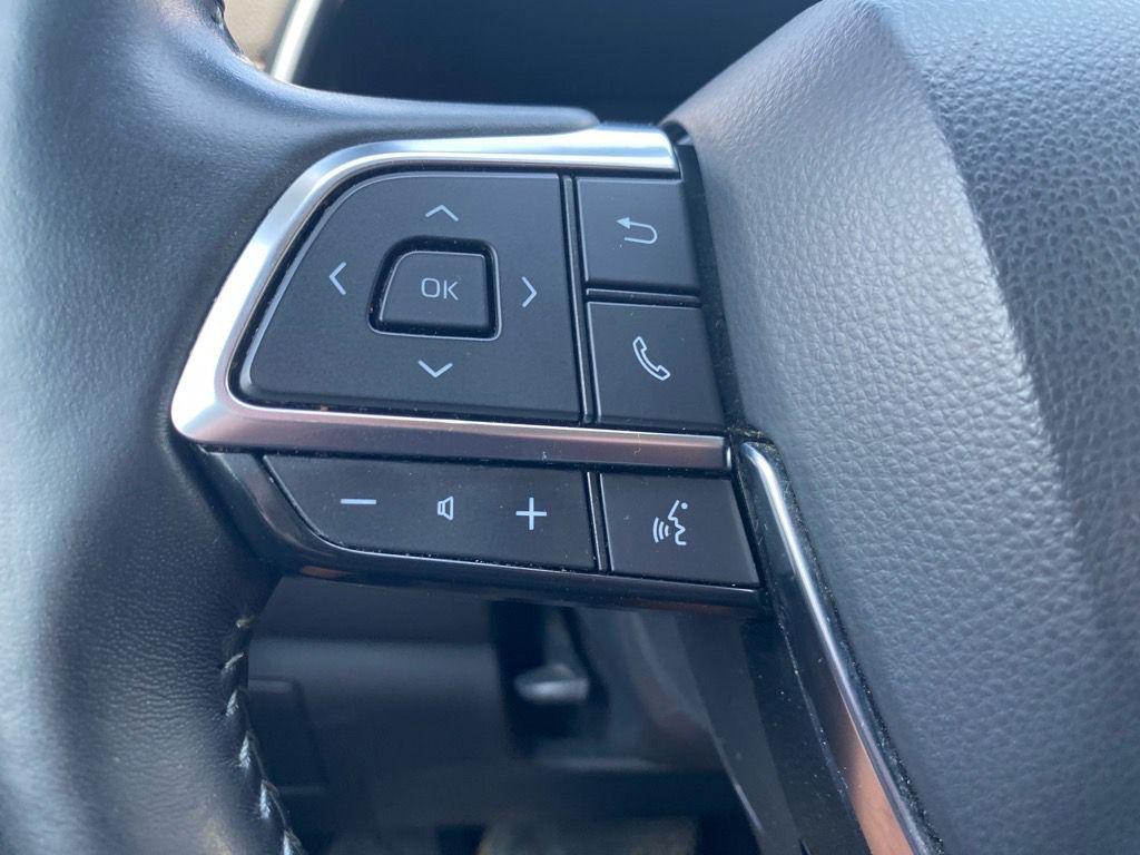 used 2021 Toyota Highlander car, priced at $29,996