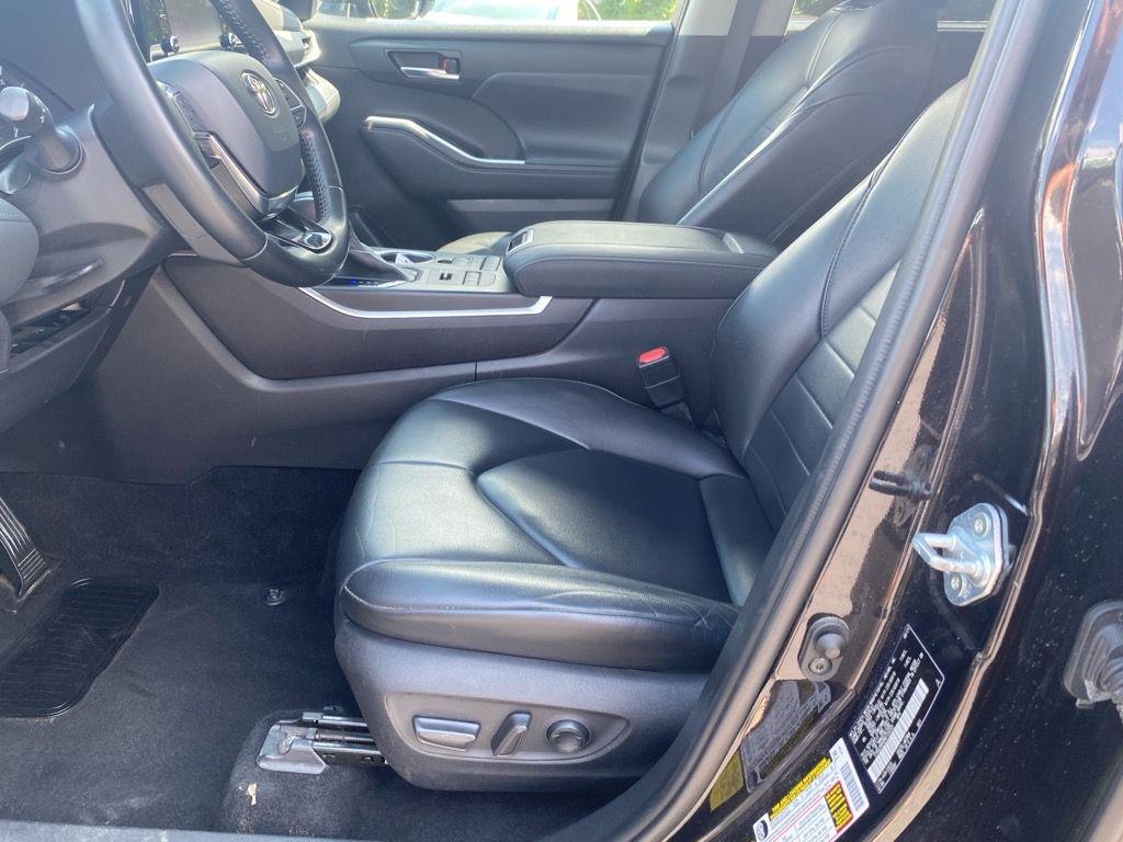 used 2021 Toyota Highlander car, priced at $29,996