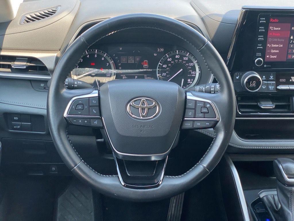 used 2021 Toyota Highlander car, priced at $29,996