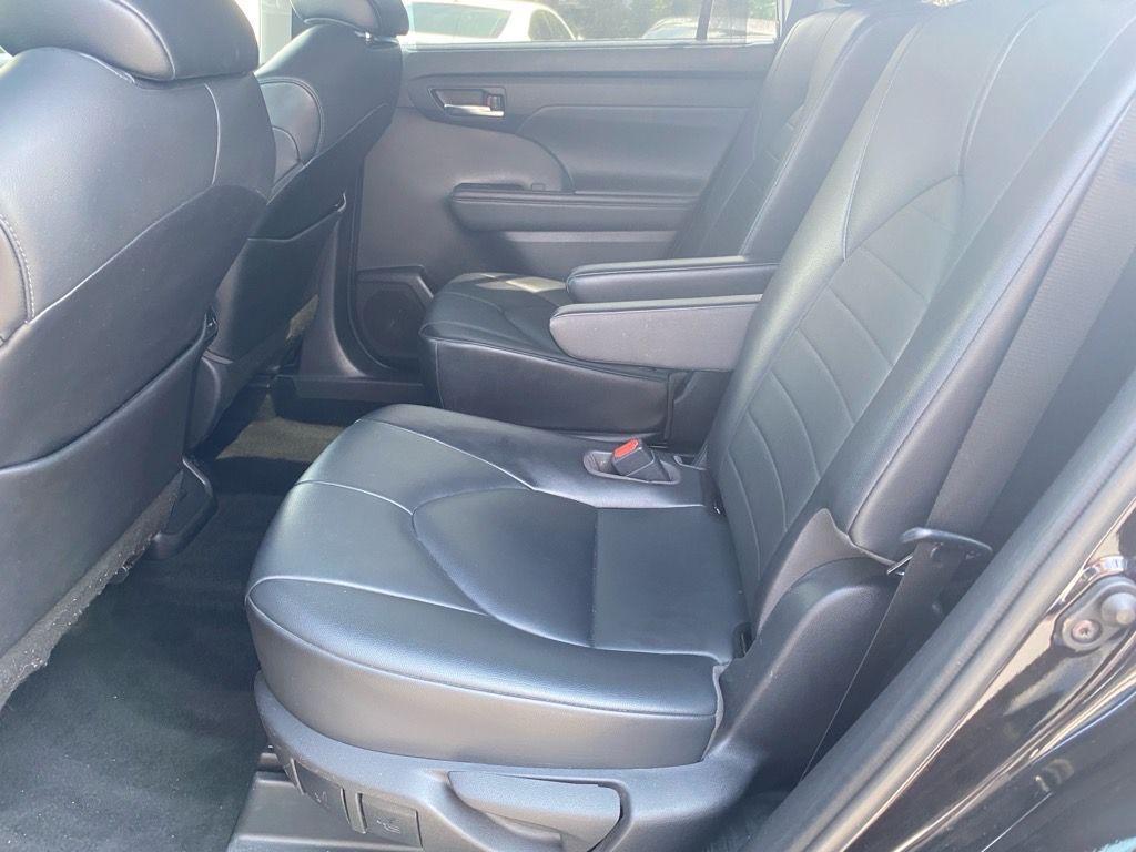 used 2021 Toyota Highlander car, priced at $29,996