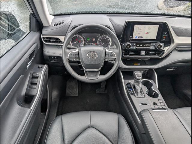 used 2024 Toyota Highlander car, priced at $44,499