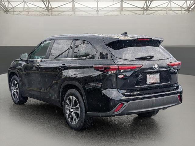 used 2024 Toyota Highlander car, priced at $44,499