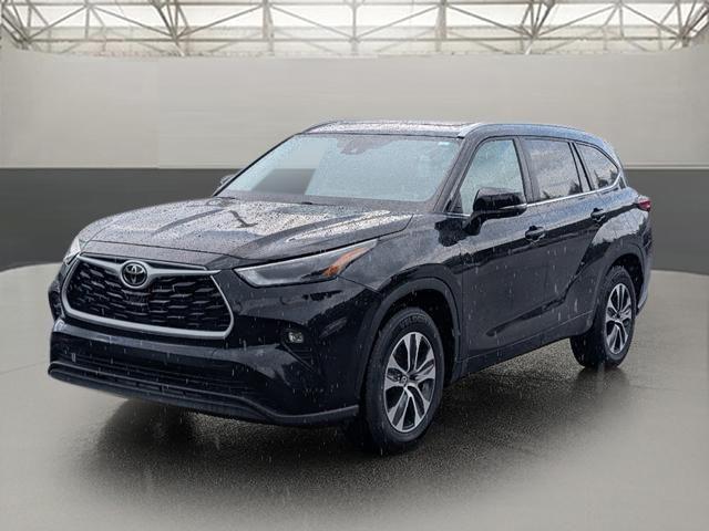 used 2024 Toyota Highlander car, priced at $44,499