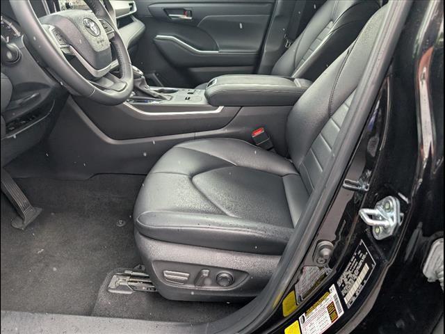 used 2024 Toyota Highlander car, priced at $44,499
