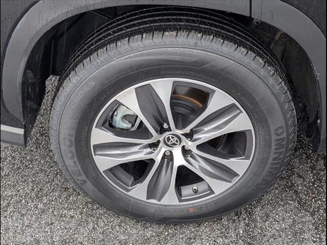 used 2024 Toyota Highlander car, priced at $44,499