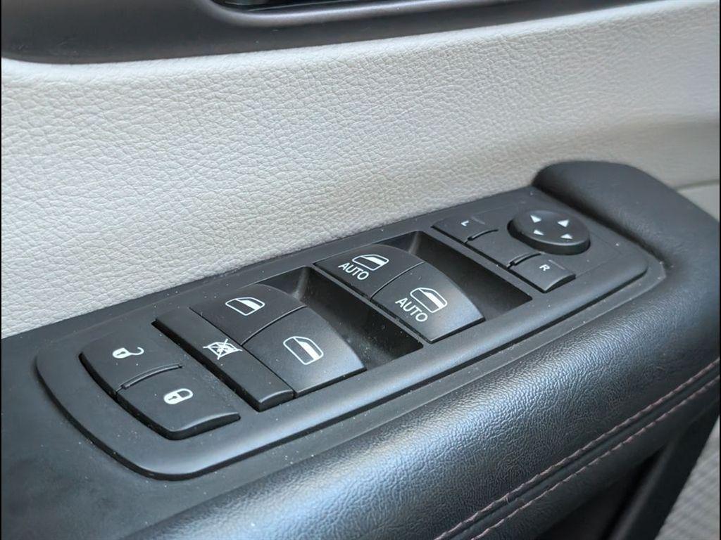 used 2018 Chrysler Pacifica car, priced at $12,994