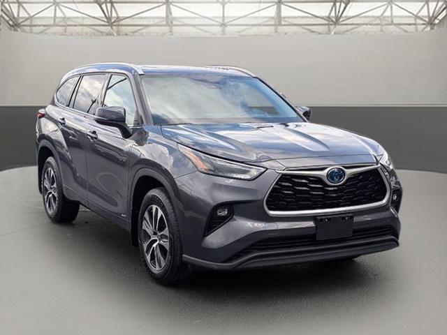 used 2022 Toyota Highlander Hybrid car, priced at $36,892