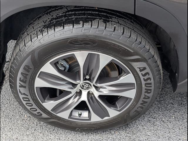 used 2022 Toyota Highlander Hybrid car, priced at $36,890