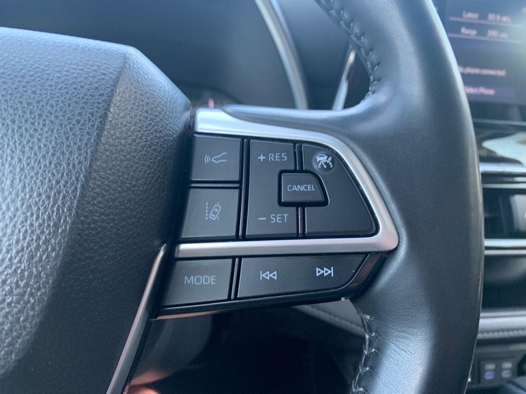 used 2022 Toyota Highlander Hybrid car, priced at $33,986