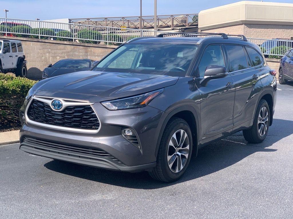 used 2022 Toyota Highlander Hybrid car, priced at $33,986