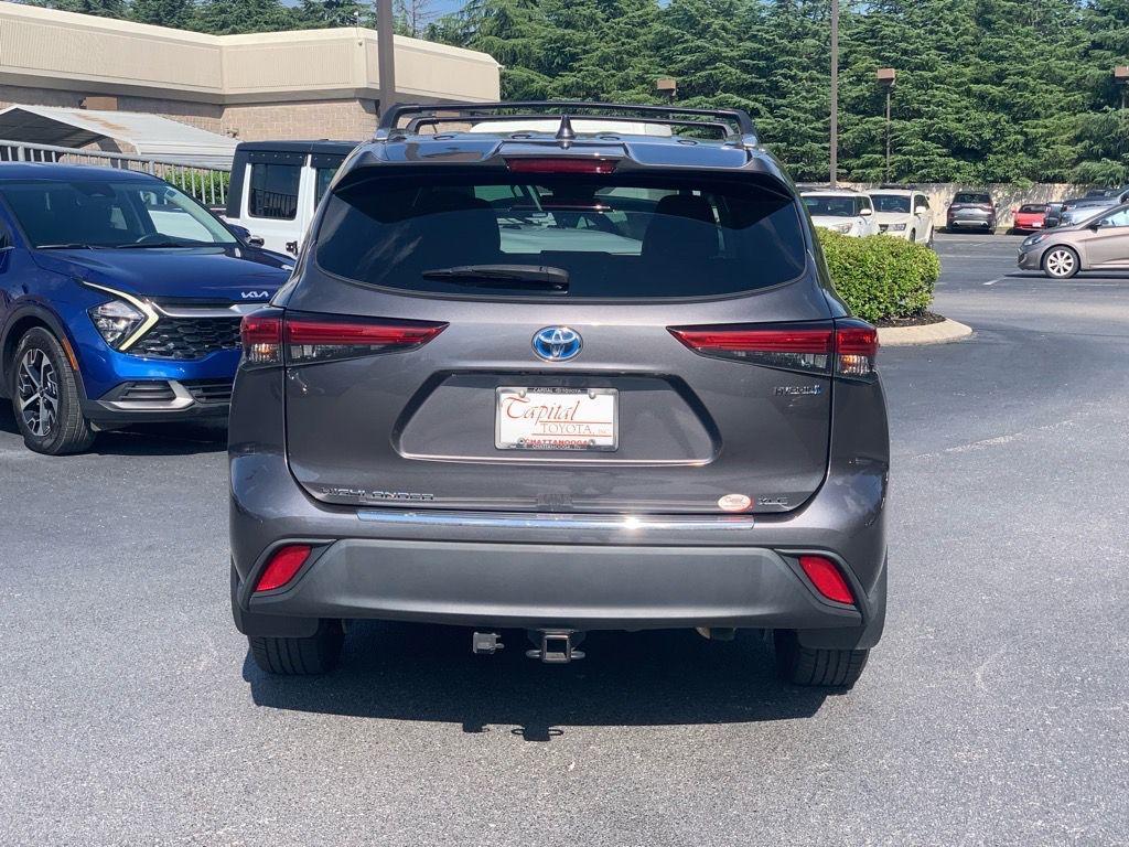 used 2022 Toyota Highlander Hybrid car, priced at $33,986