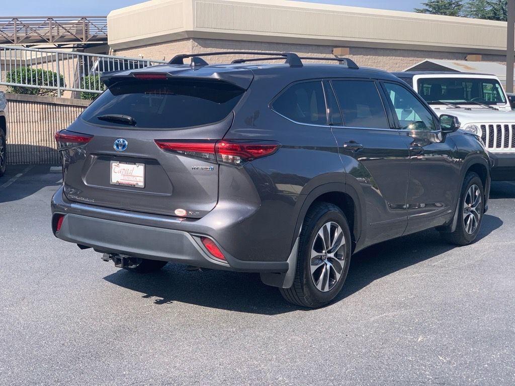 used 2022 Toyota Highlander Hybrid car, priced at $33,986