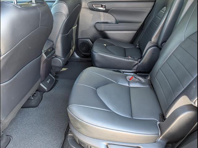 used 2022 Toyota Highlander Hybrid car, priced at $36,891