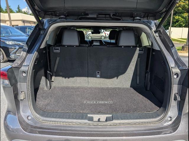 used 2022 Toyota Highlander Hybrid car, priced at $36,891