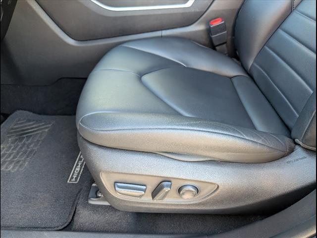used 2022 Toyota Highlander Hybrid car, priced at $36,891