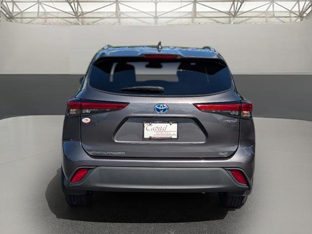 used 2022 Toyota Highlander Hybrid car, priced at $36,891