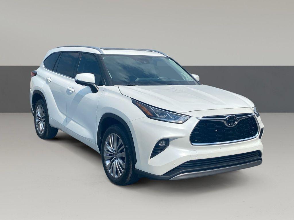 used 2023 Toyota Highlander car, priced at $44,899