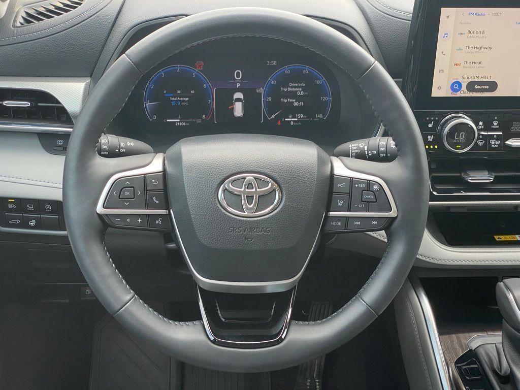 used 2023 Toyota Highlander car, priced at $44,899