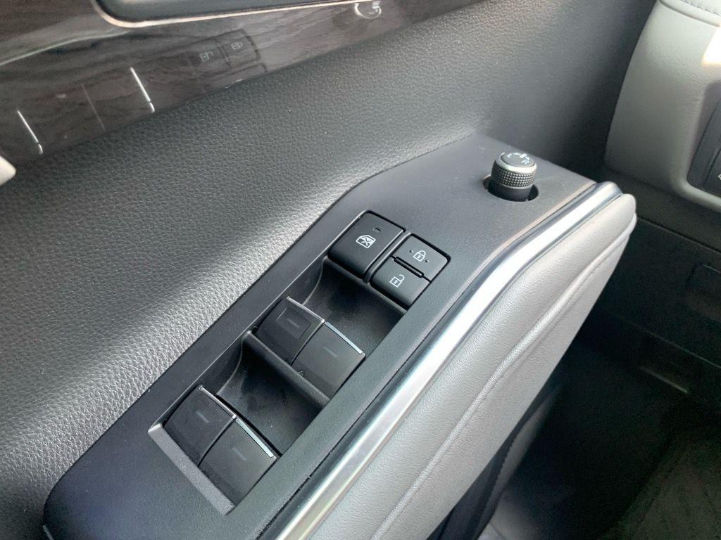 used 2021 Toyota Highlander Hybrid car, priced at $39,799