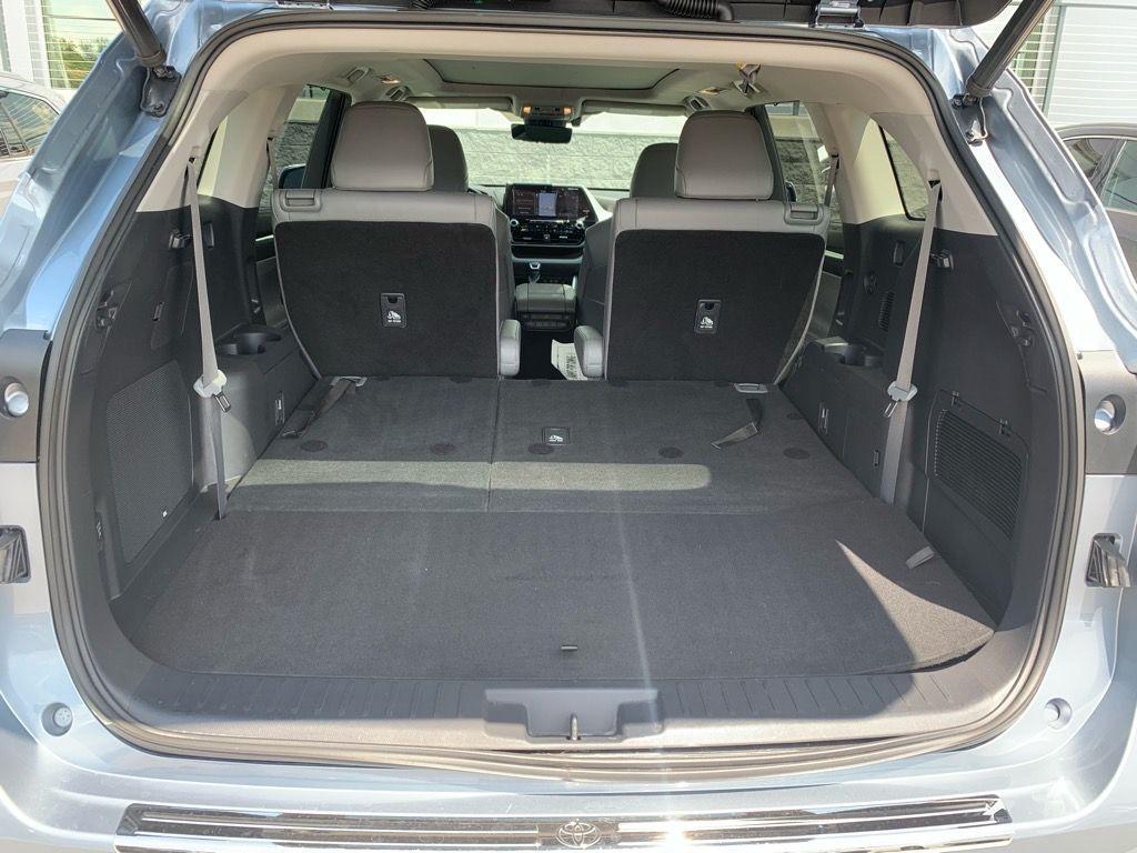 used 2021 Toyota Highlander Hybrid car, priced at $39,799