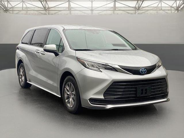 used 2023 Toyota Sienna car, priced at $46,950