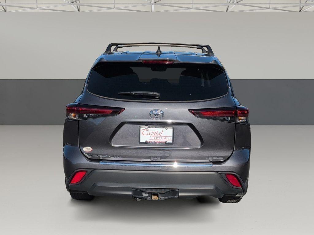 used 2024 Toyota Highlander car, priced at $38,399