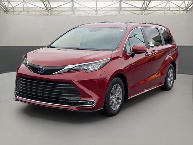 used 2023 Toyota Sienna car, priced at $47,625