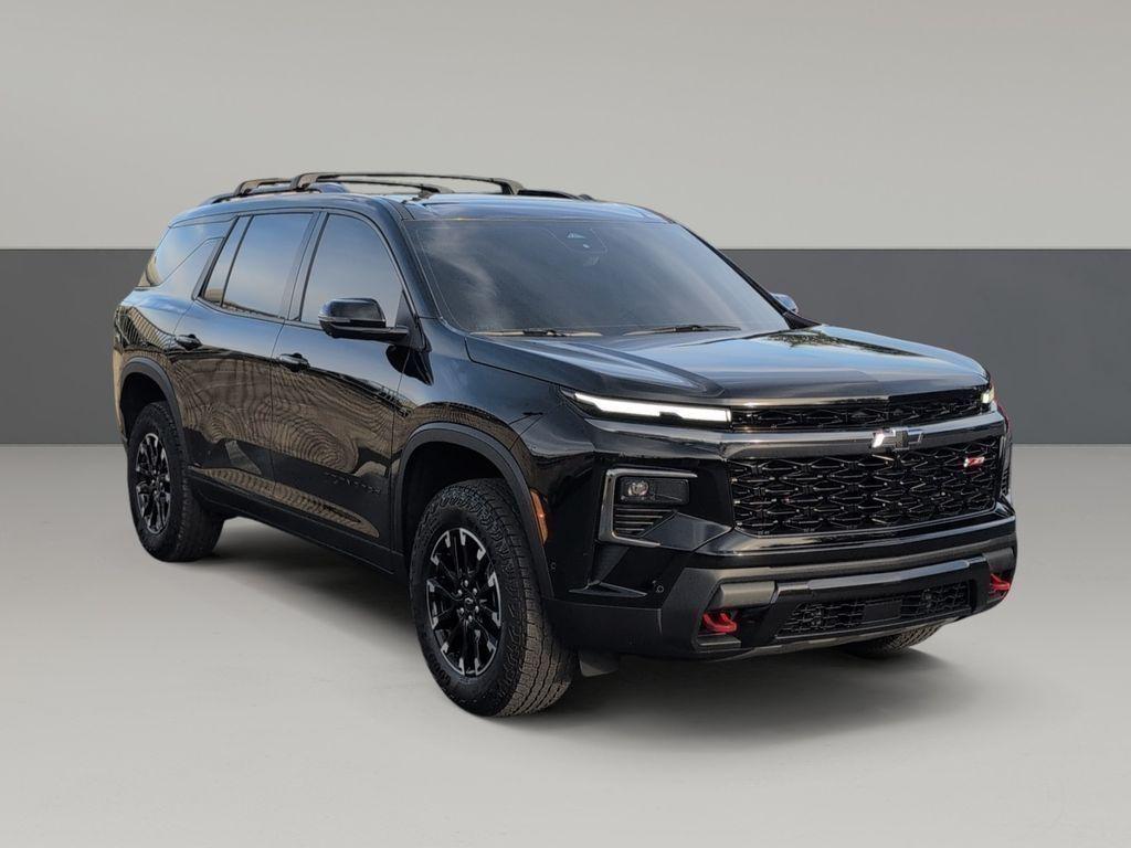 used 2025 Chevrolet Traverse car, priced at $49,287