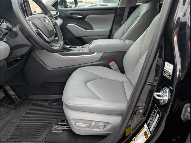 used 2023 Toyota Highlander car, priced at $42,625
