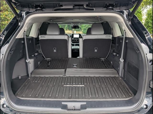 used 2023 Toyota Highlander car, priced at $42,625