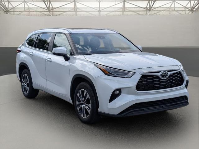 used 2024 Toyota Highlander car, priced at $45,486