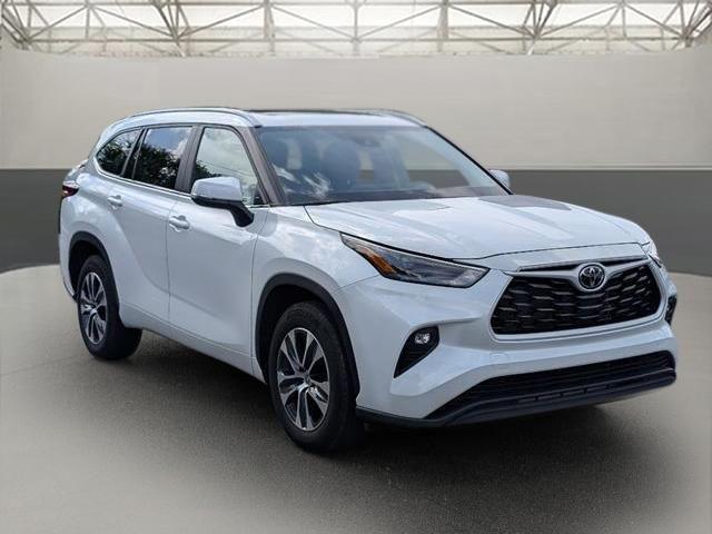 used 2024 Toyota Highlander car, priced at $45,999