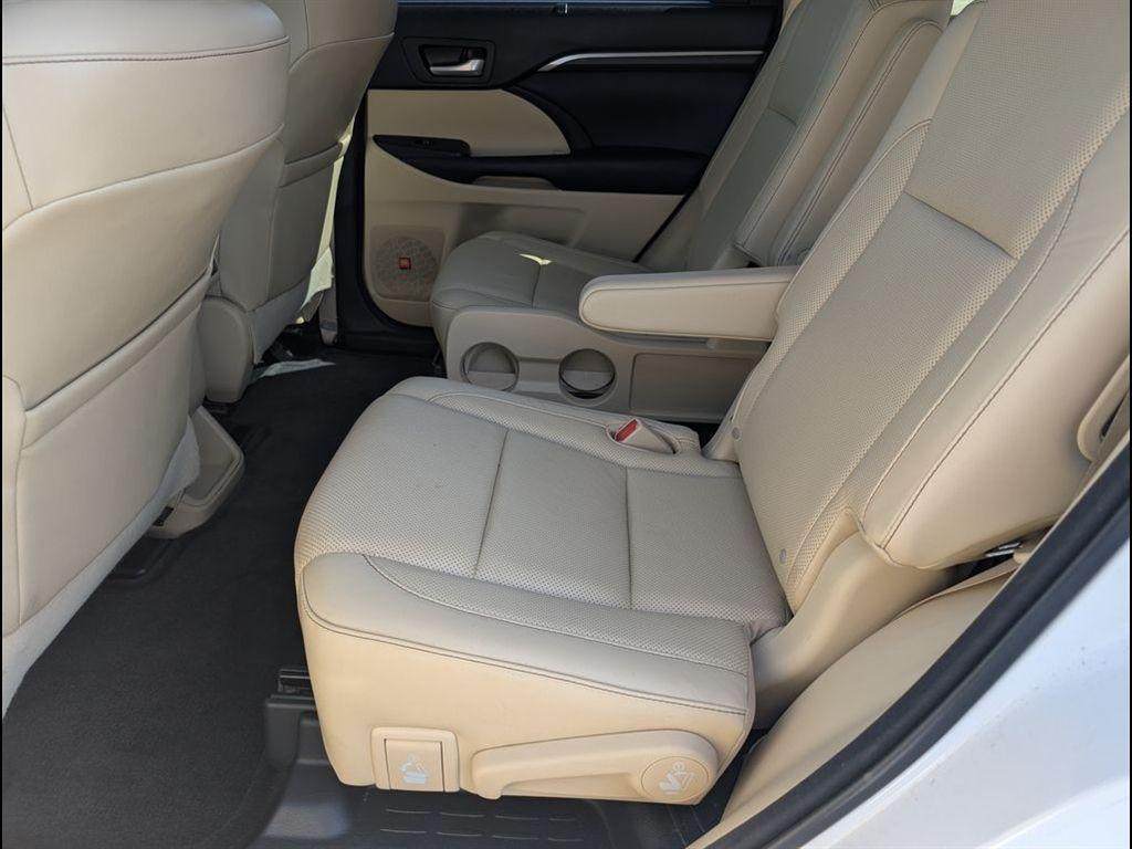 used 2015 Toyota Highlander car, priced at $18,299