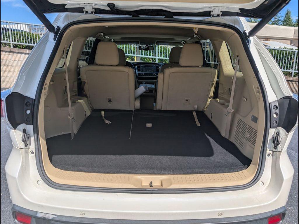 used 2015 Toyota Highlander car, priced at $18,299