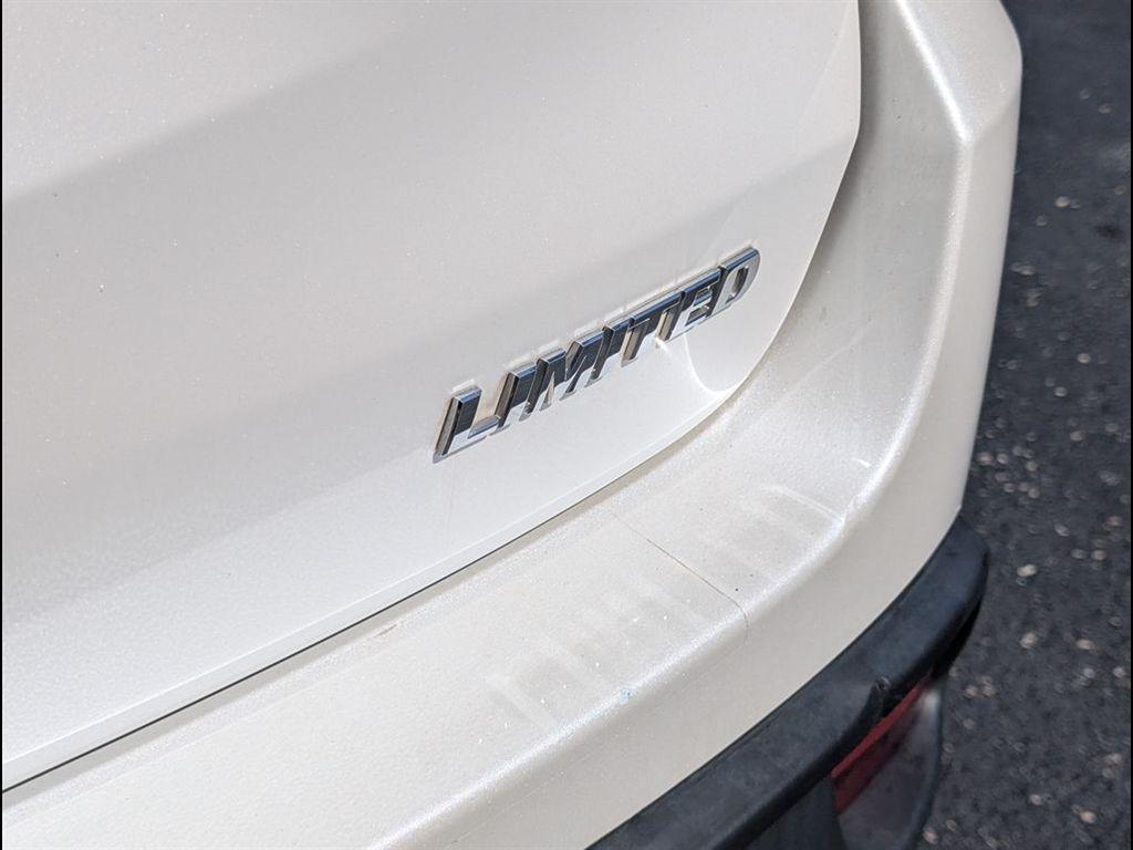 used 2015 Toyota Highlander car, priced at $18,299