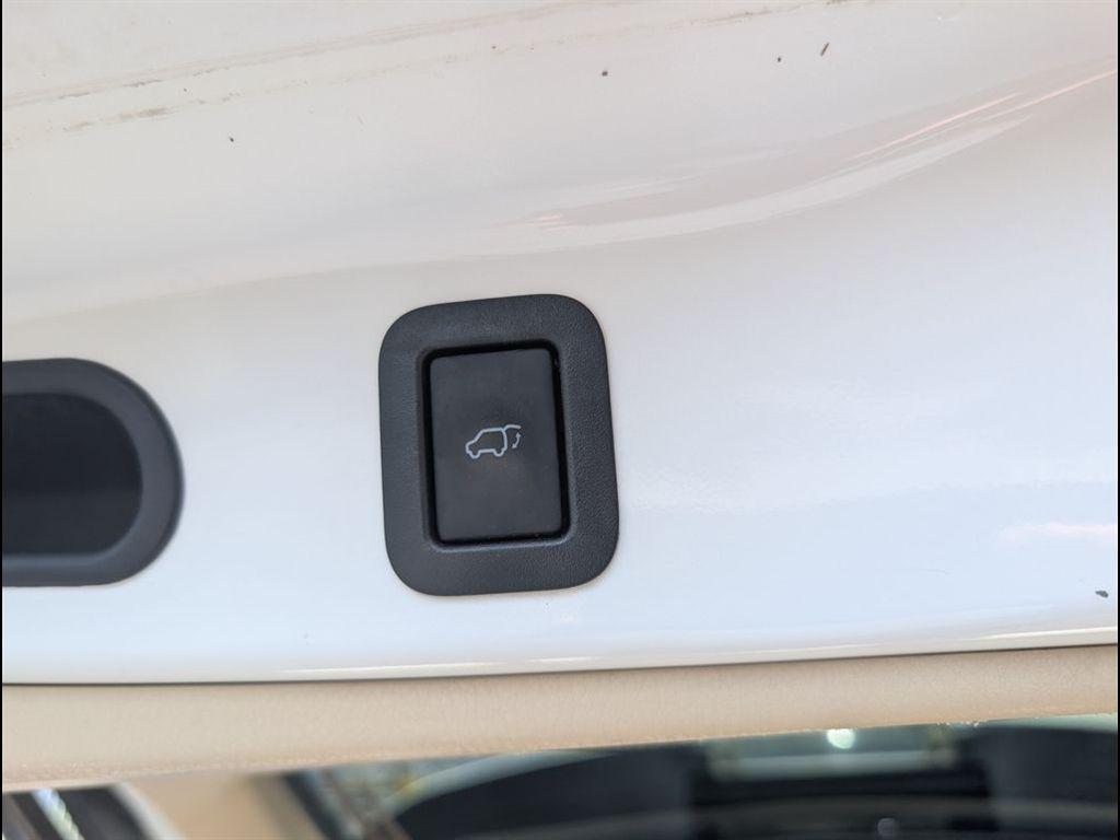 used 2015 Toyota Highlander car, priced at $18,299