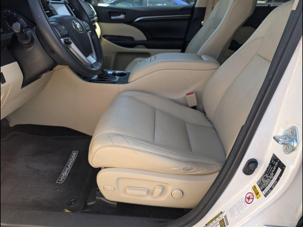 used 2015 Toyota Highlander car, priced at $18,299