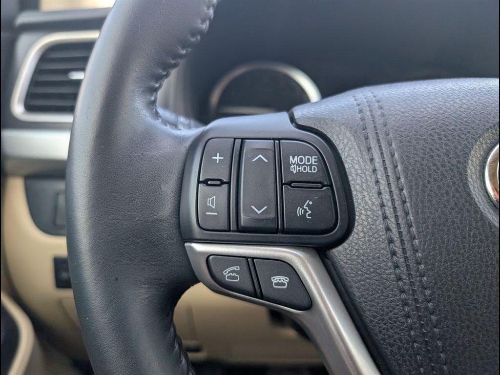 used 2015 Toyota Highlander car, priced at $18,299