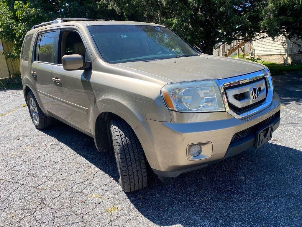 used 2009 Honda Pilot car, priced at $3,900