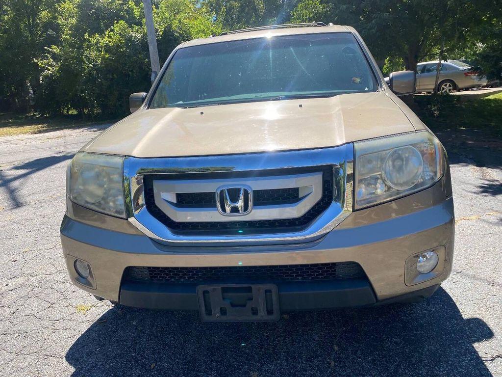 used 2009 Honda Pilot car, priced at $3,900