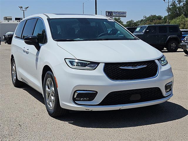 new 2024 Chrysler Pacifica car, priced at $41,307