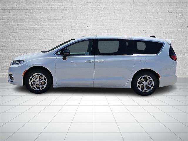 new 2024 Chrysler Pacifica car, priced at $41,307